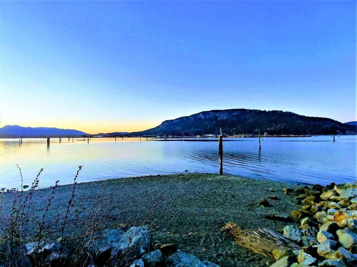 **  Wessex Inn By The Sea Cowichan Bay Canada
